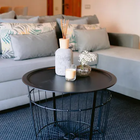 Apartament White Family House *